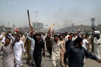 2014-08-07- pakistan gunmen