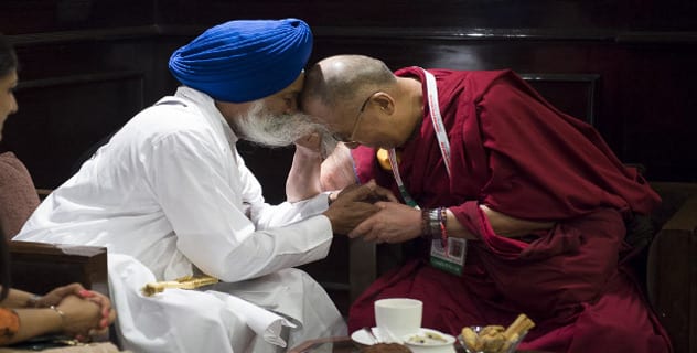 Singh Sahib Giani Gurbachan Singh meeting with His Holiness the Dalai Lama during the lunch break of the second day of the two day Meeting of Diverse Spiritual Traditions in New Delhi, India on September 21, 2014. Photo/Tenzin Choejor/OHHDL