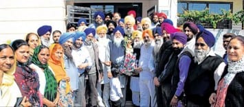 Jathedar Avtar Singh Makkar with his supporters at his residence in Model Town Extension, Ludhiana.