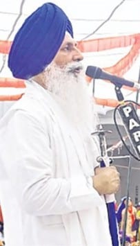 Giani Mall Singh addressing the Sikh Sangat on Vaisakhi Purab.