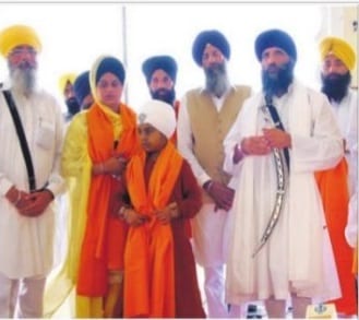 Sikh leaders honouring kin of Bhai Kamaljit Sigh 
