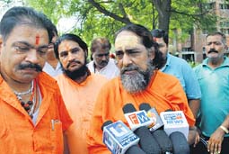 Hindu leaders talking to media persons