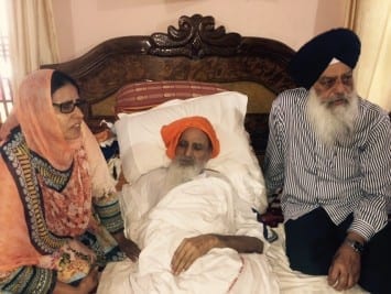 Bibi Navneet Kaur Bhullar and Bhai Gurdeep Singh Bathinda with Bapu Surat Singh Ji Khalsa