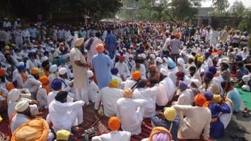 Dharna on National Highway at village Rasool pur nehran, 5 km from Tarn Taran. Congress leader Harminder Singh Gill and other prominent Sikh hardliner leaders were also present here.