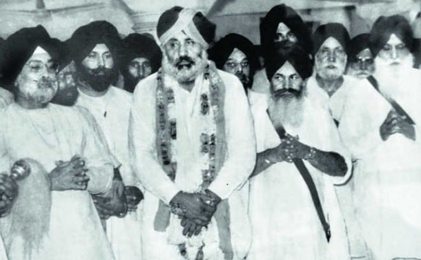 A file photo of Parkash Singh Badal (garlanded) with former state Finance Minister late Balwant Singh to his left and late Sant Harchand Singh Longowal and late Gurcharan Singh Tohra to his right at the Dharam Yudh Morcha.