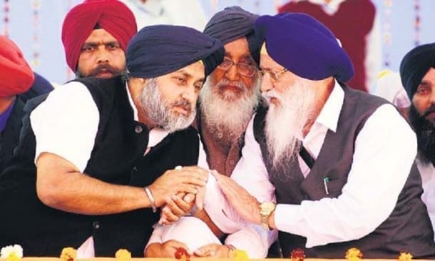 Cheif Minster Punjab  Parkash Singh Badal in center , Deupty Cheif Minister Punjab Sukhbir Badal , Avtar Singh Makkar