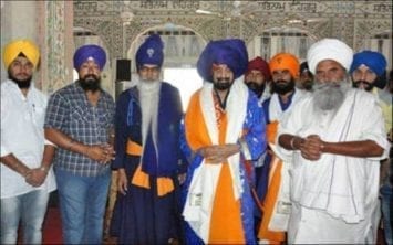 Buddha Dal Jathedar, Baba Prem Singh, honors the non-Amritdhari President of Takht Sahib Board who has open links with the RSS.