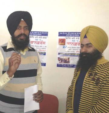 Activists of Sikh Youth of Punjab while talking with media persons