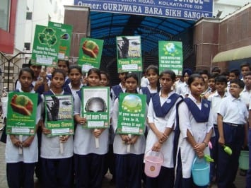Students in Kolkata Ready for Road Clean Up and Rally