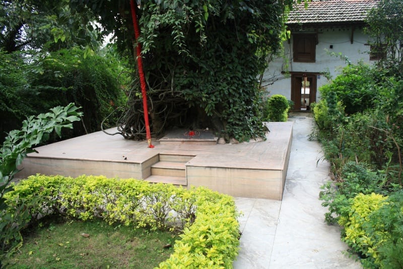 The garden with the pipal tree where Guru Nanak meditated