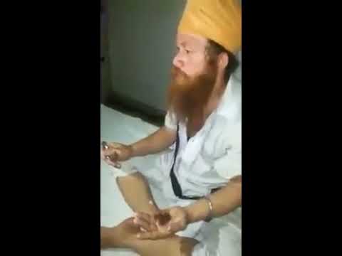 Caucasian Amritdhari Sikh Beaten Up Brutally By Punjab Police