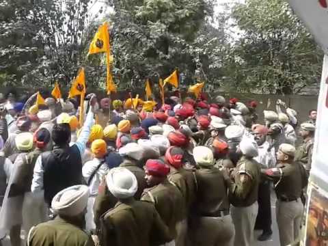 Day 44: Police Stops Vangar March; Arrests Dozens of Sikhs