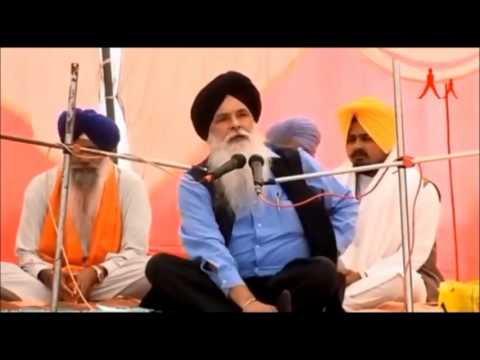 Pakhandi Sadh Baba Gurcharan Singh Jionwala doing Parchar Gurmat Smagam with his pakhandi sadh Baba