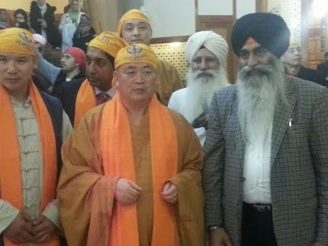 Shaolin Monks visit Sikh temple in UK to promote unity + world peace