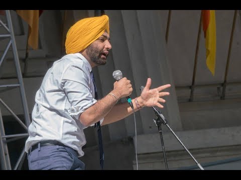 A Sikh&#039;s Graduation Speech to Unite the World - UC Berkeley 2017 Valedictorian - Angad Singh Padda